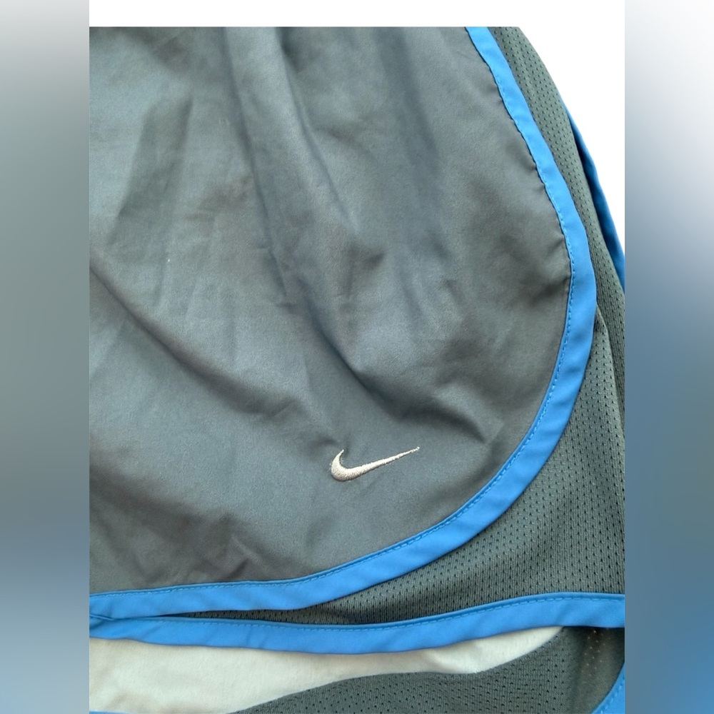 NIKE TEMPO DRI-FIT WOMEN'S GRAY & BLUE RUNNING LOGO SHORTS WITH LINER SZ XL - Picture 5 of 5